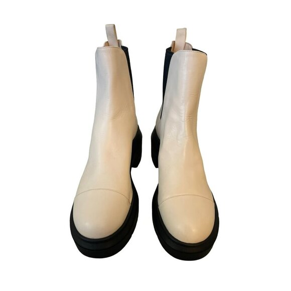 STUART WEITZMAN $495 Norah Lug Sole Chelsea Boots Cream Black NEW Size 6.5 - Picture 2 of 7